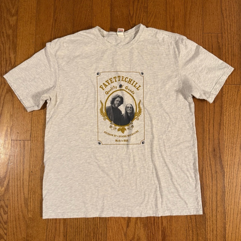 Fayettechill Women’s Grey T-Shirt Size XL